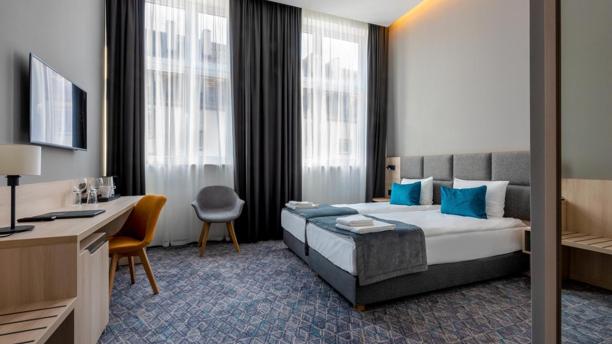 Korona Gold - Korona Hotel วรอตซวาฟ ภายนอก รูปภาพ