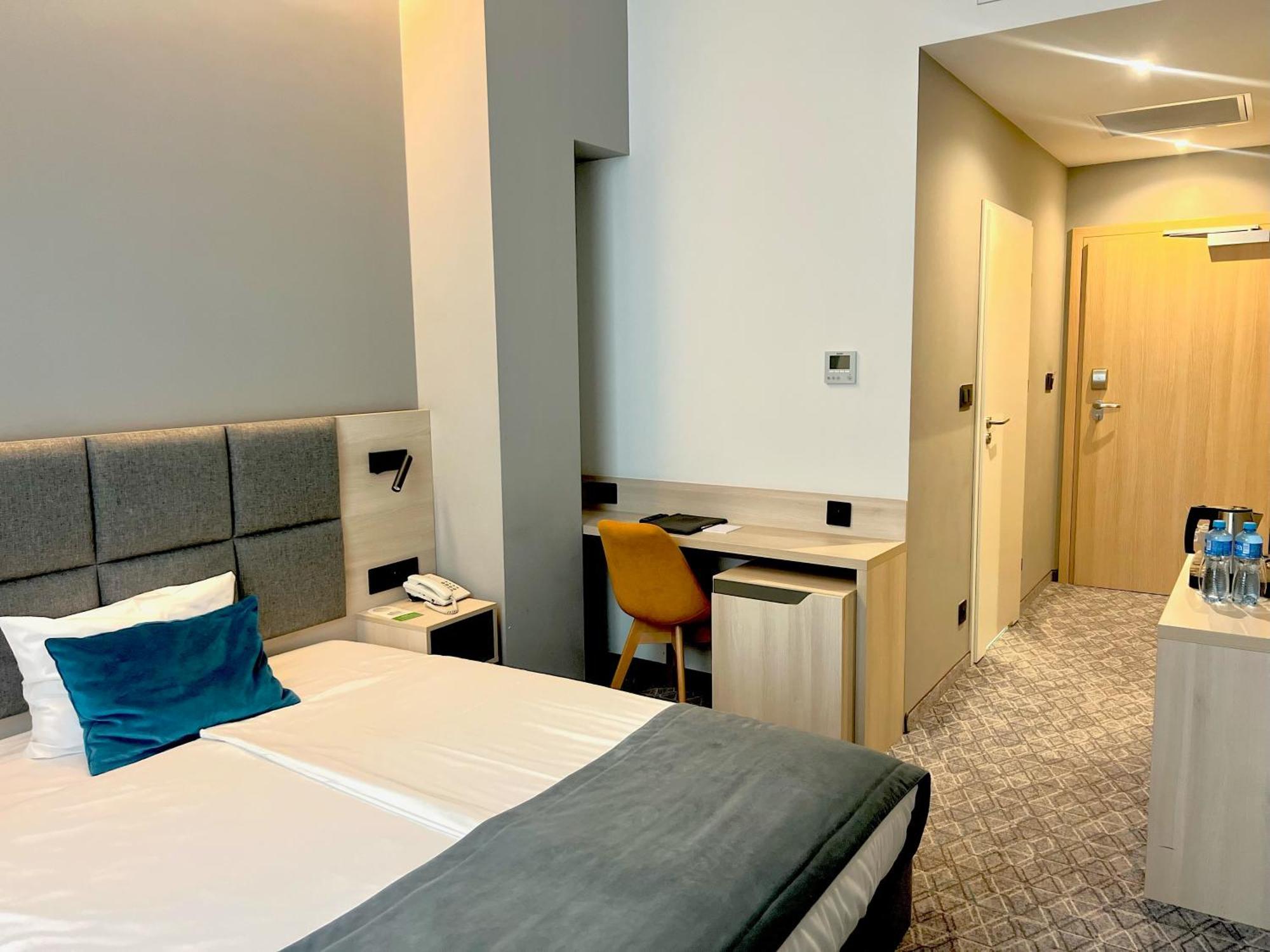Korona Gold - Korona Hotel วรอตซวาฟ ภายนอก รูปภาพ
