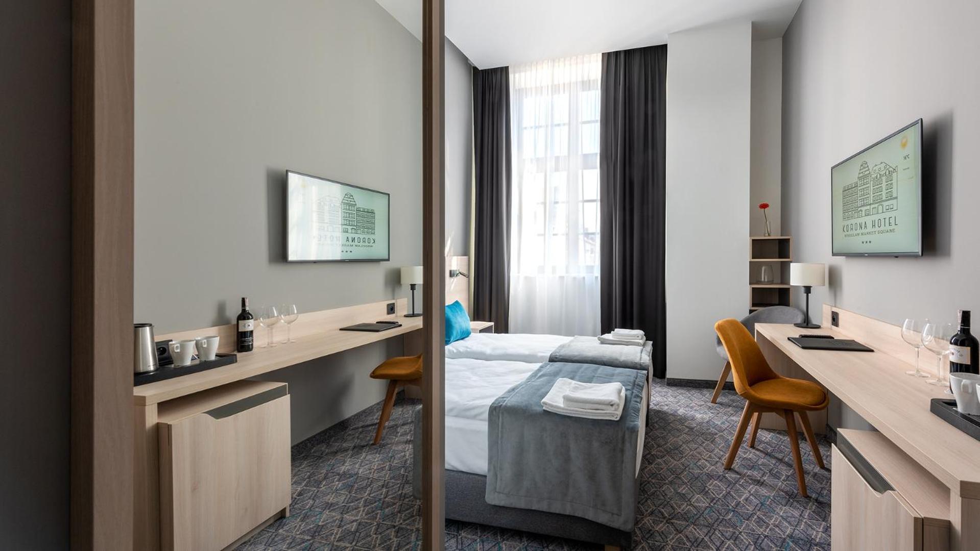 Korona Gold - Korona Hotel วรอตซวาฟ ภายนอก รูปภาพ
