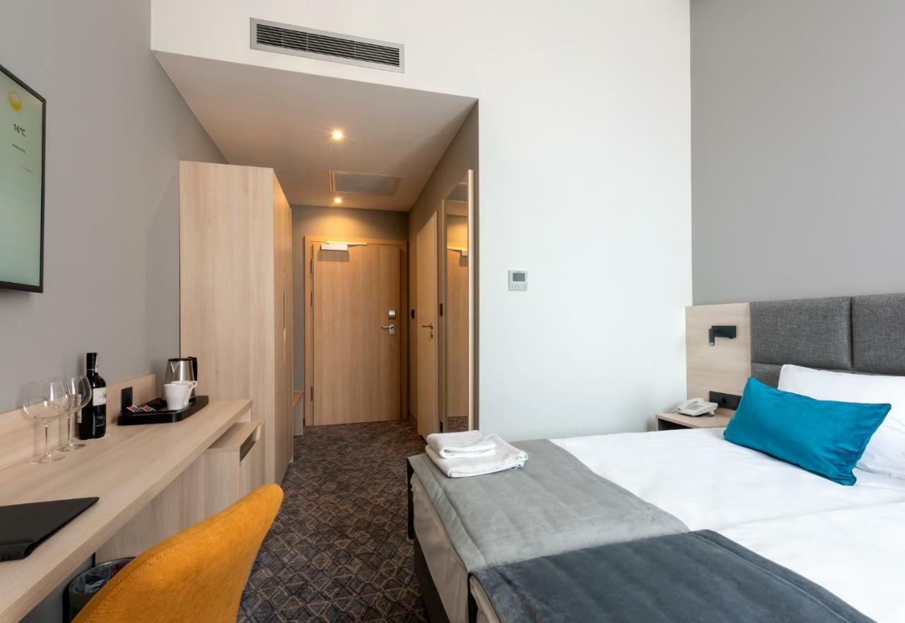 Korona Gold - Korona Hotel วรอตซวาฟ ภายนอก รูปภาพ