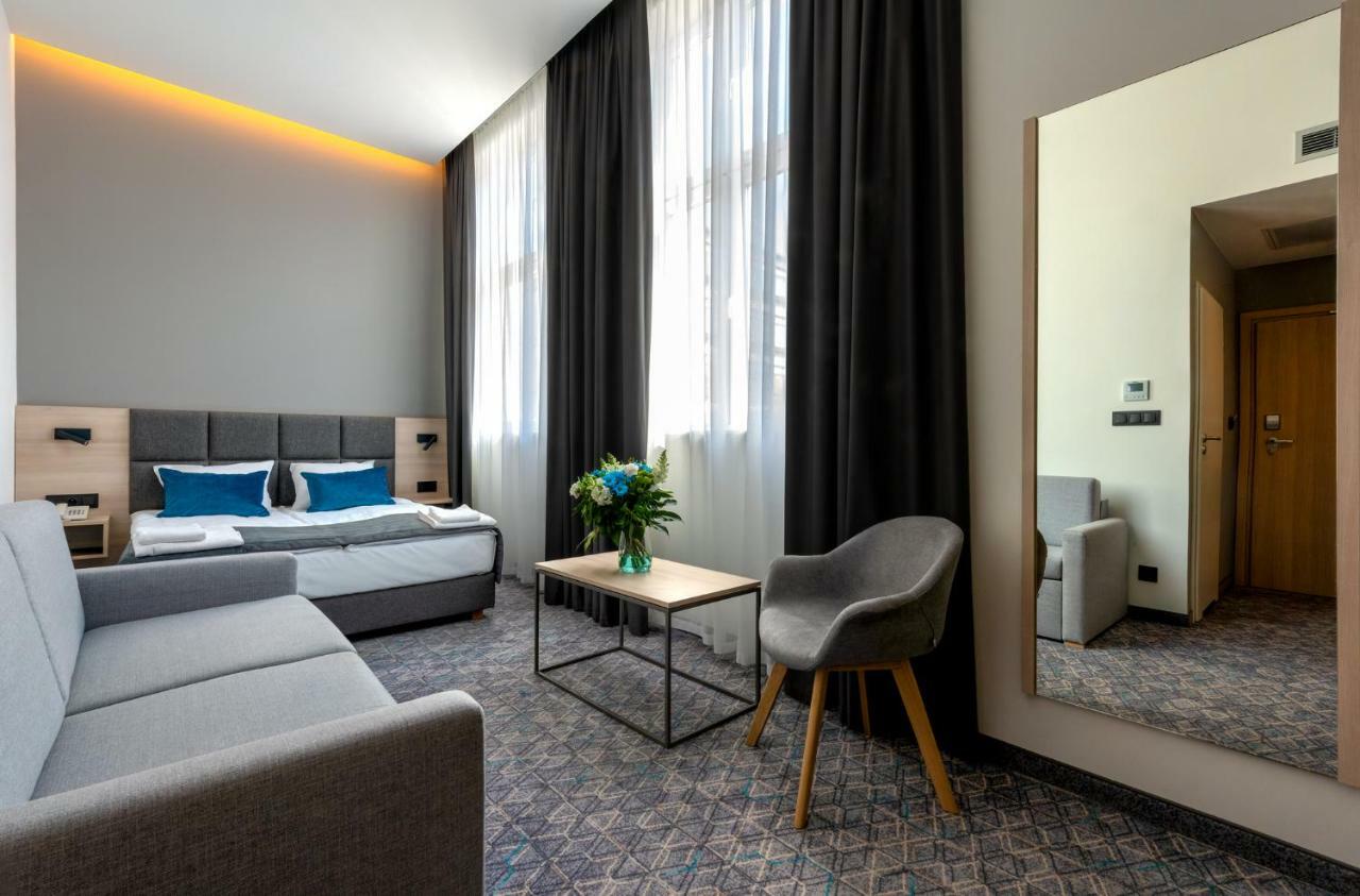 Korona Gold - Korona Hotel วรอตซวาฟ ภายนอก รูปภาพ